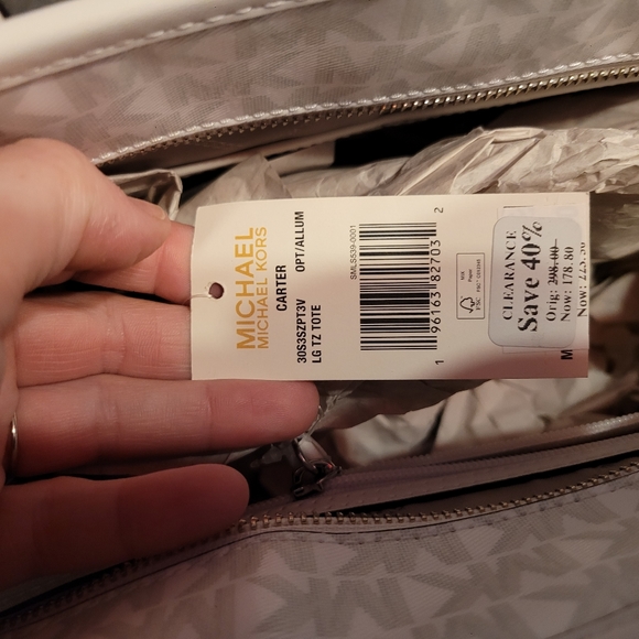 Michael Kors Carter Large White/Alumin Zippered Tote Bag NEW With Tags - Picture 8 of 13